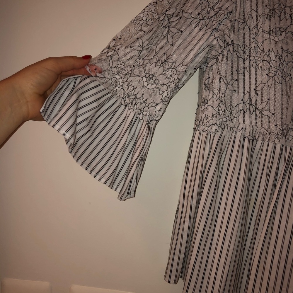 Blouse - Picture 2 of 3